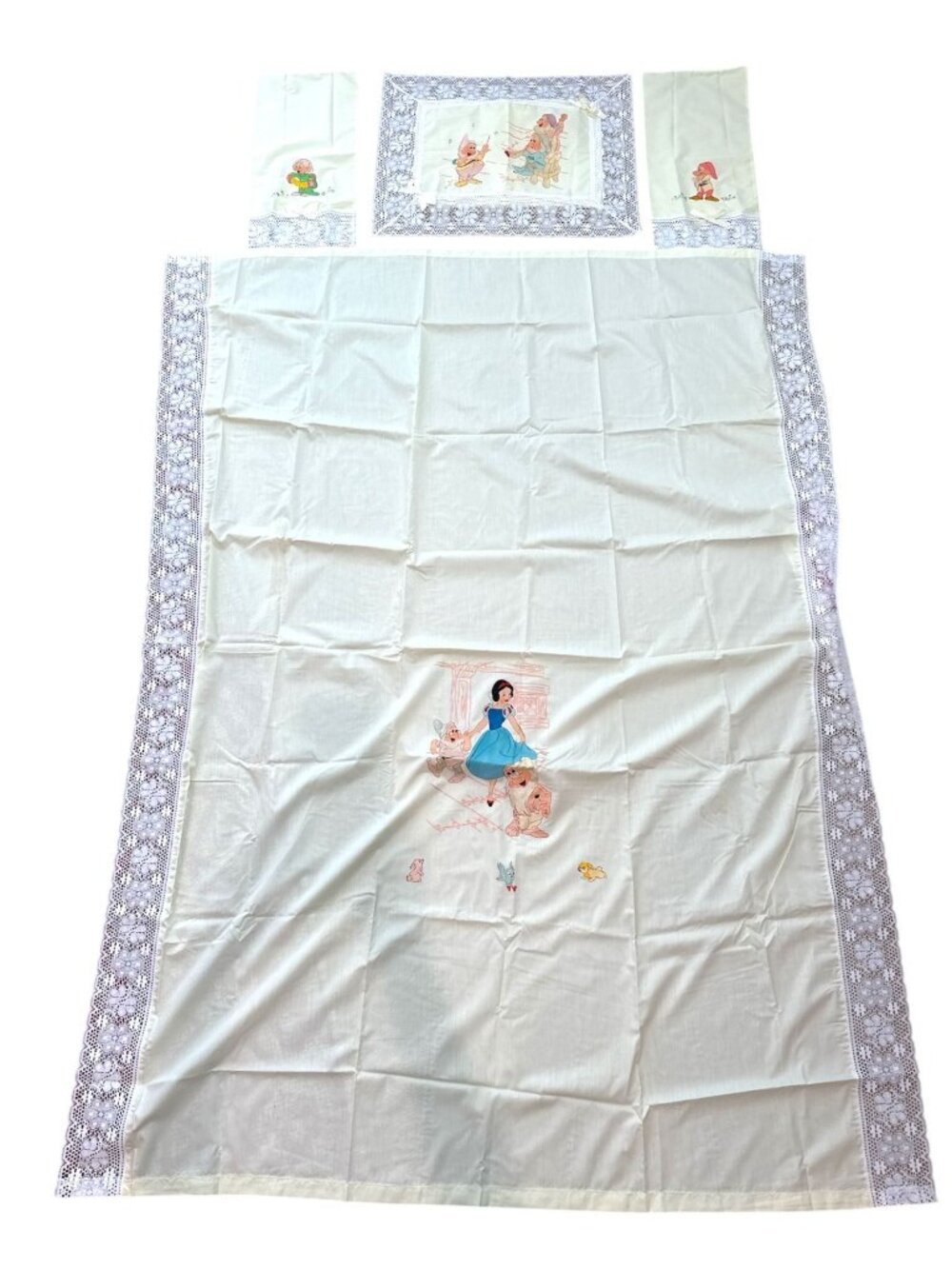 Vintage 70's Snow White & the 7 Dwarfs light yellow Crib Sheet Set